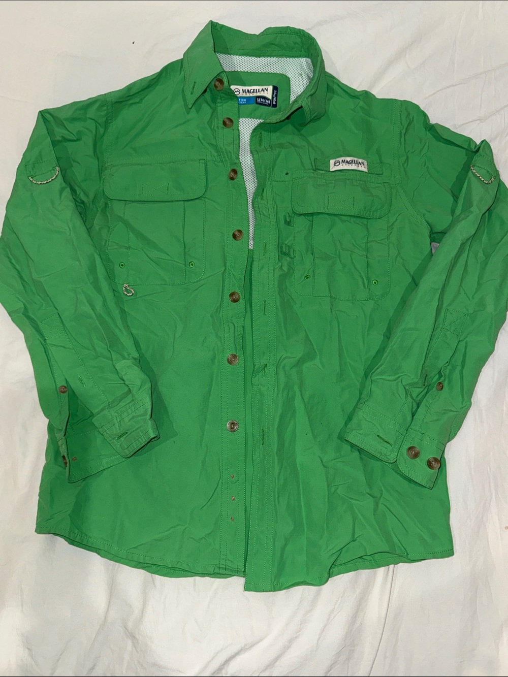 Magellan Outdoors Green Long-Sleeve Button-Down Shirt